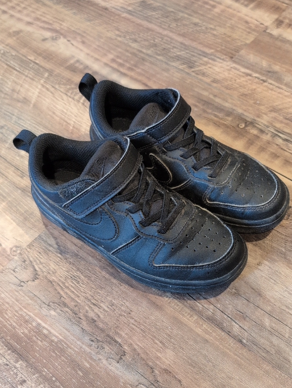 Boys Black Nike Sneakers